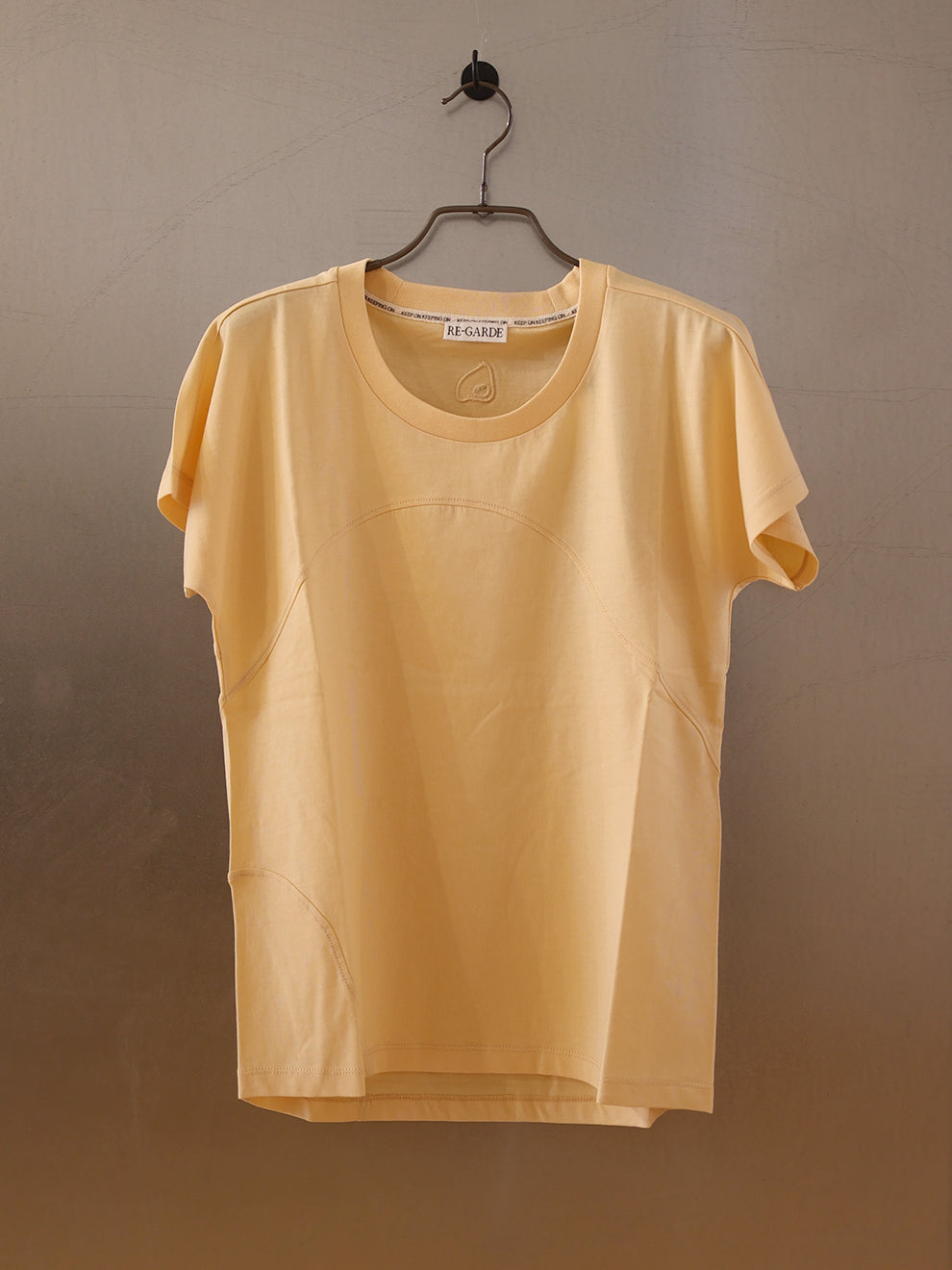 TEE 001